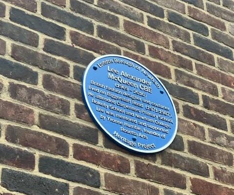 Unveiling Alexander McQueen’s blue plaque